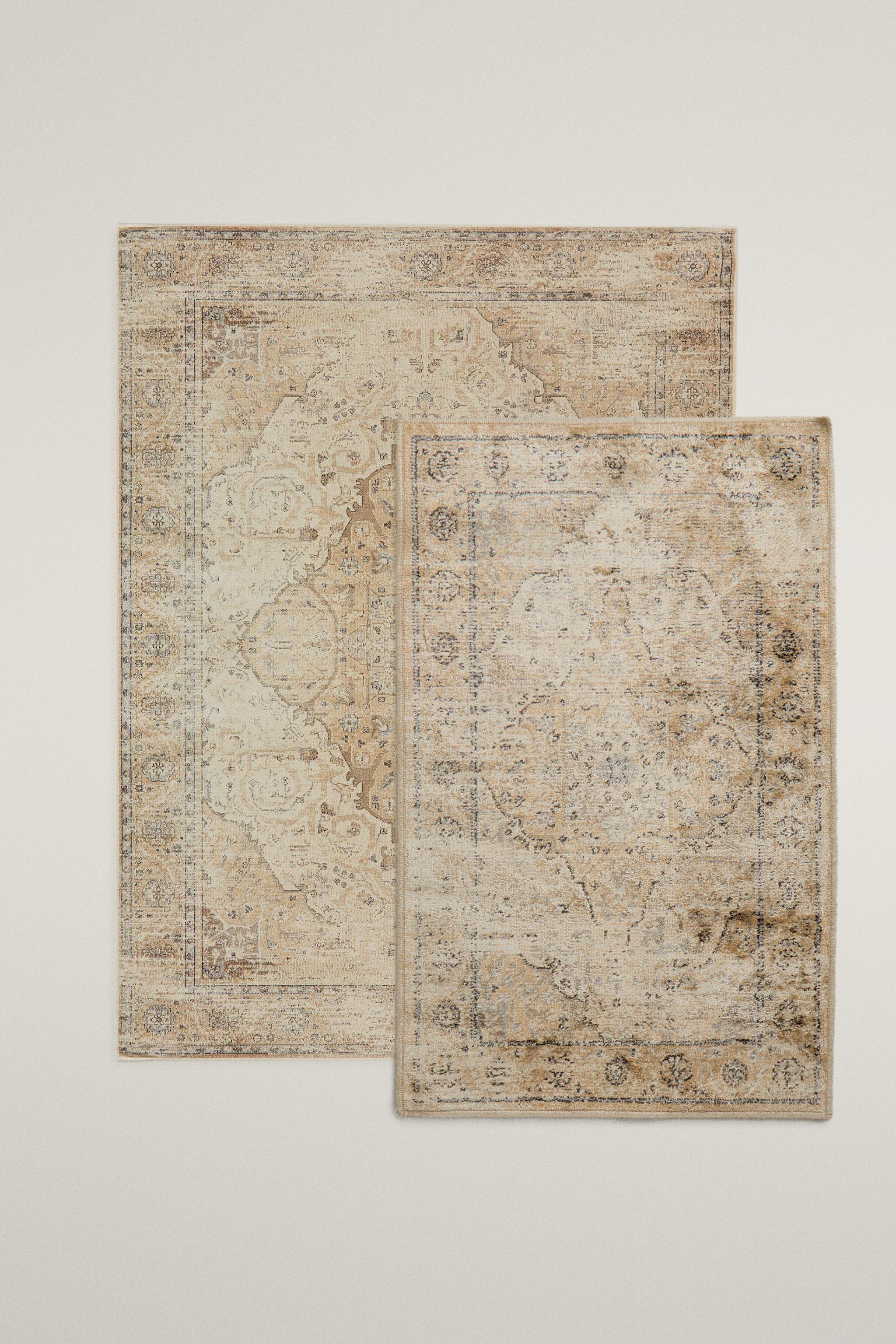 VINTAGE-EFFECT RUG