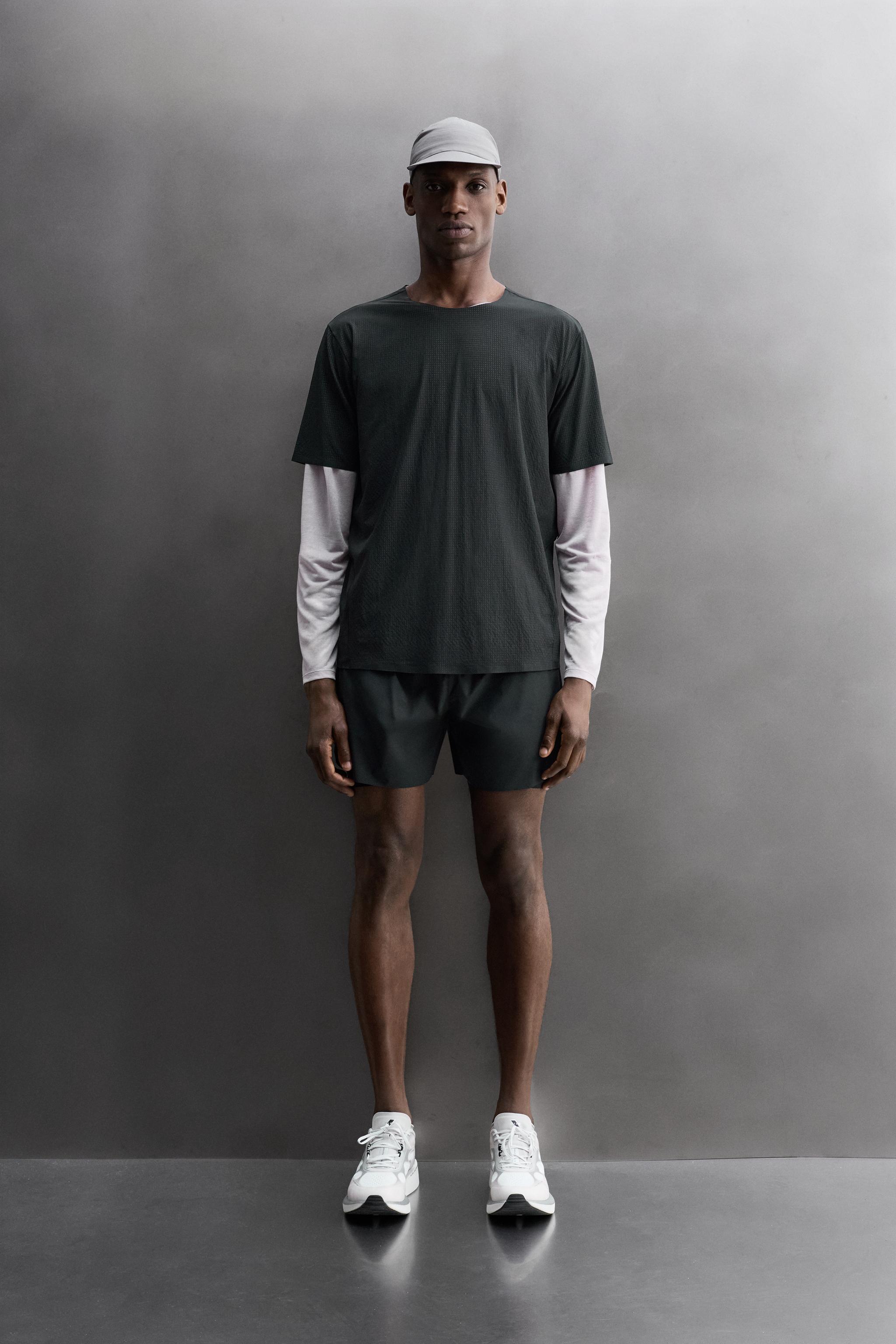Zara TEKNİK DOKULU T-SHIRT