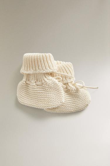 CHAUSSONS BÉBÉ EN MAILLE - Écru de Zara - Image 1