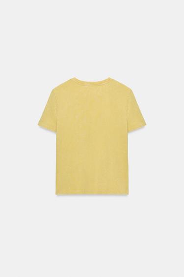 T-SHIRT AUS FESTEM STOFF MIT KURZEN ÄRMELN - Gelb von Zara