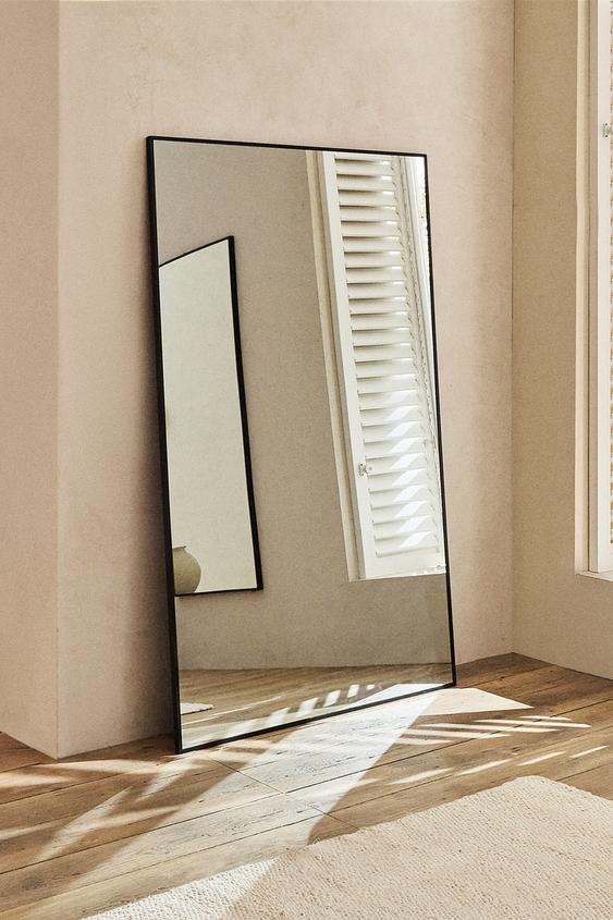 Zara Home tiene los espejos para dormitorio que no vas a querer