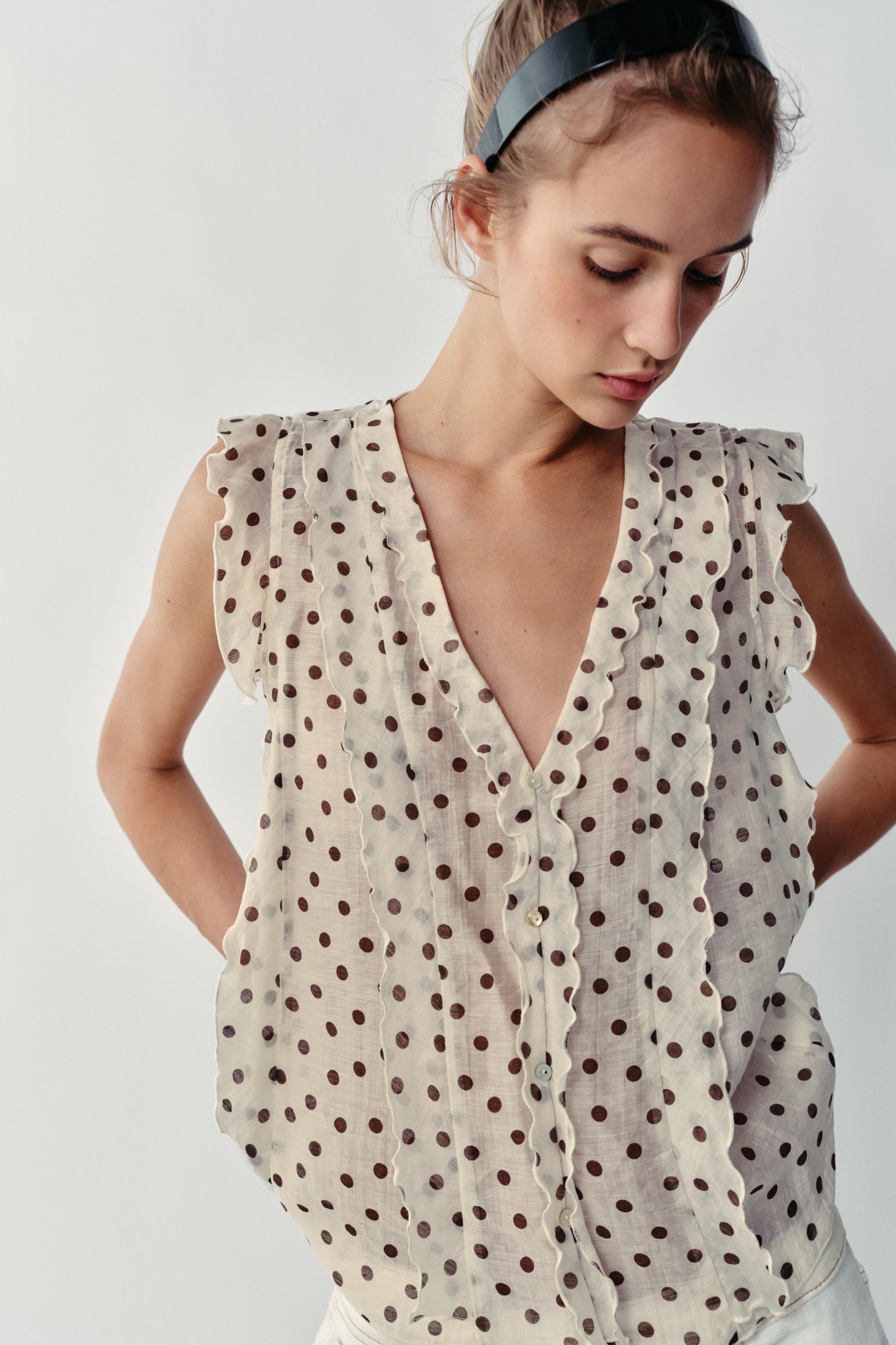 RUFFLED POLKA DOT BLOUSE — Ecru / Brown