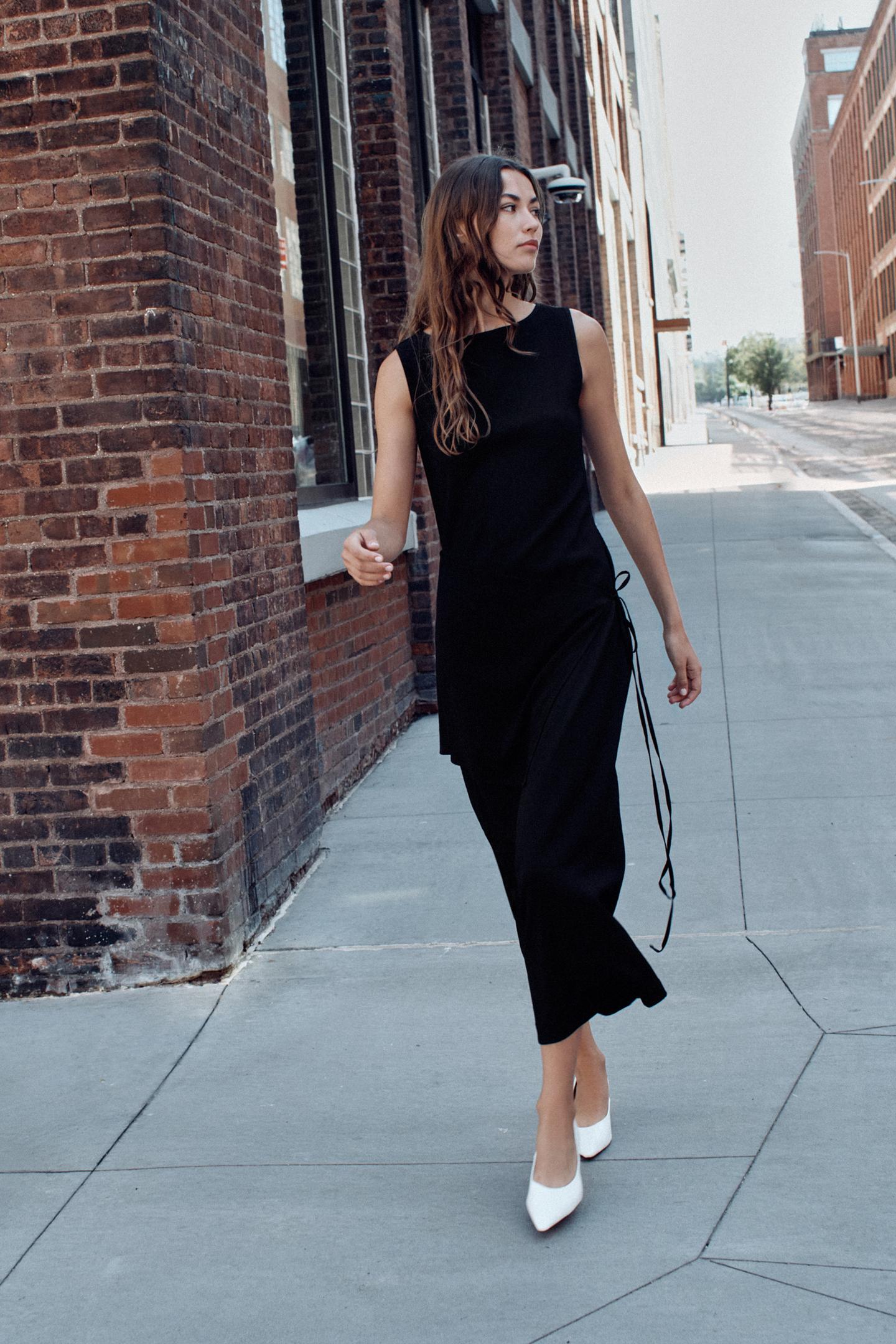 Женское платье Zara Sash Detail Sleeveless Dress, цвет: Чёрный — фото 5
