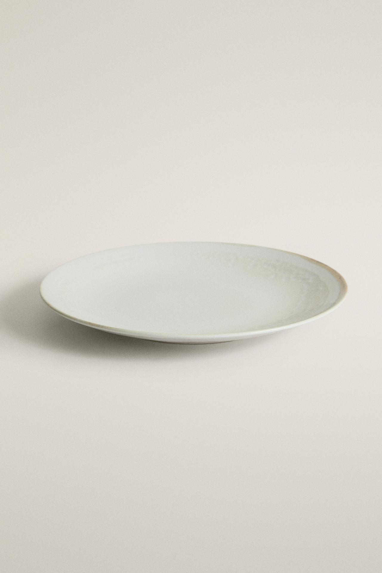 DISTRESSED STONEWARE DINNER PLATE — Ecru