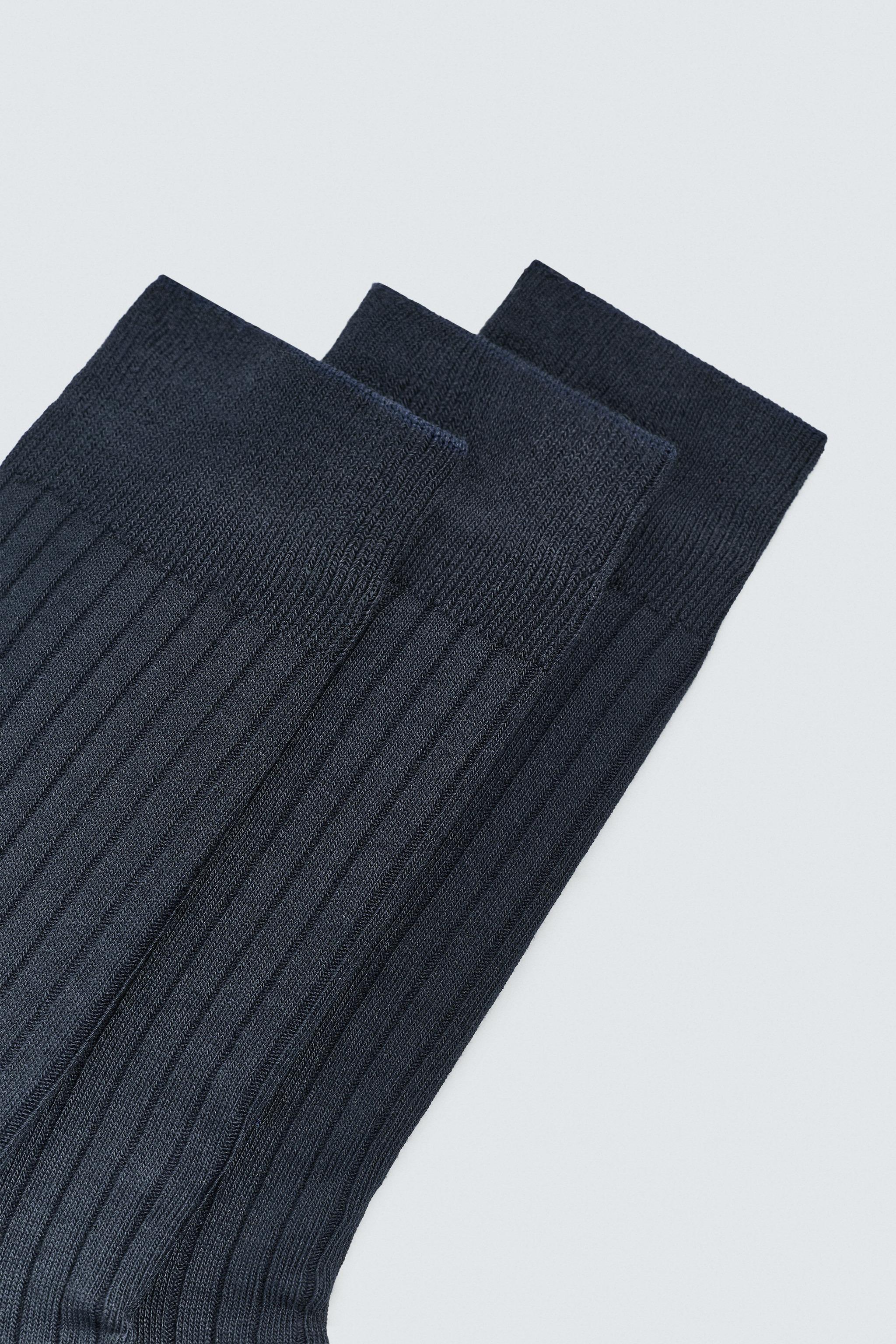 THREE-PACK OF RIBBED SOCKS