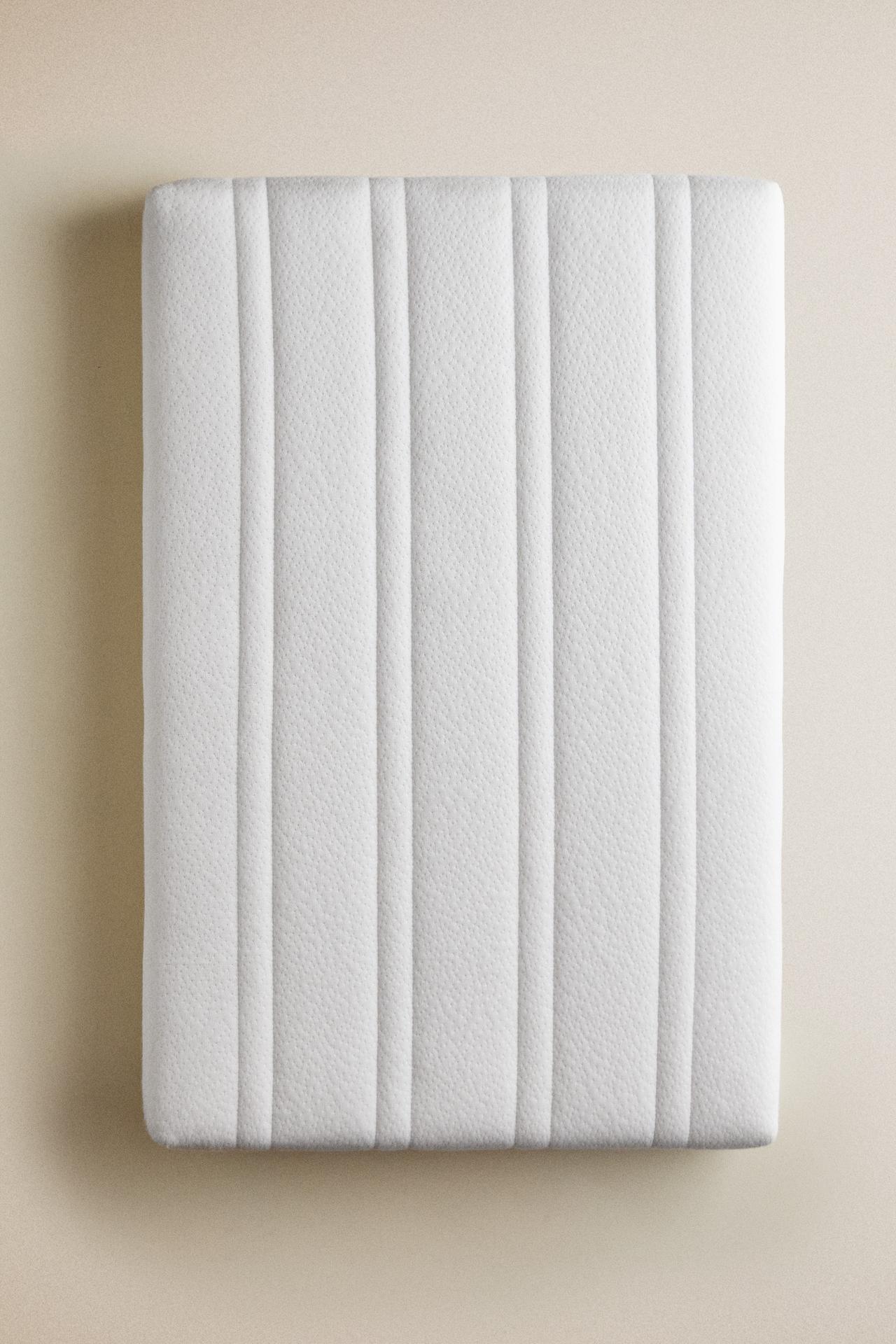 CLASSIC WOODEN COT MATTRESS — White