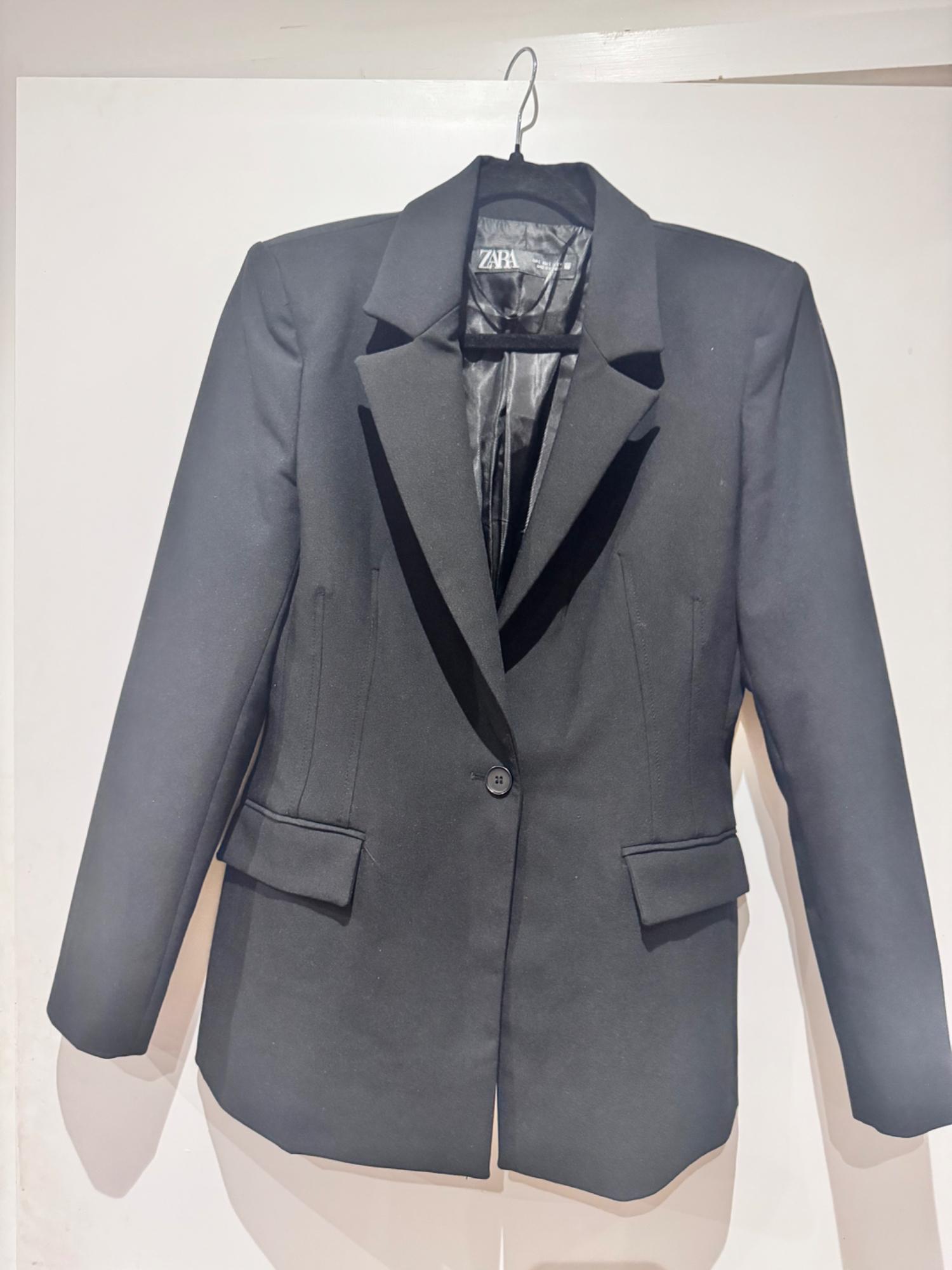 TAILORED BLAZER