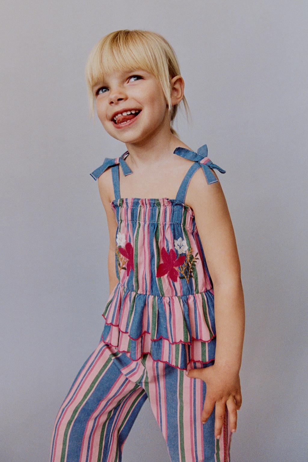 TOP RAYAS FLORES BORDADAS