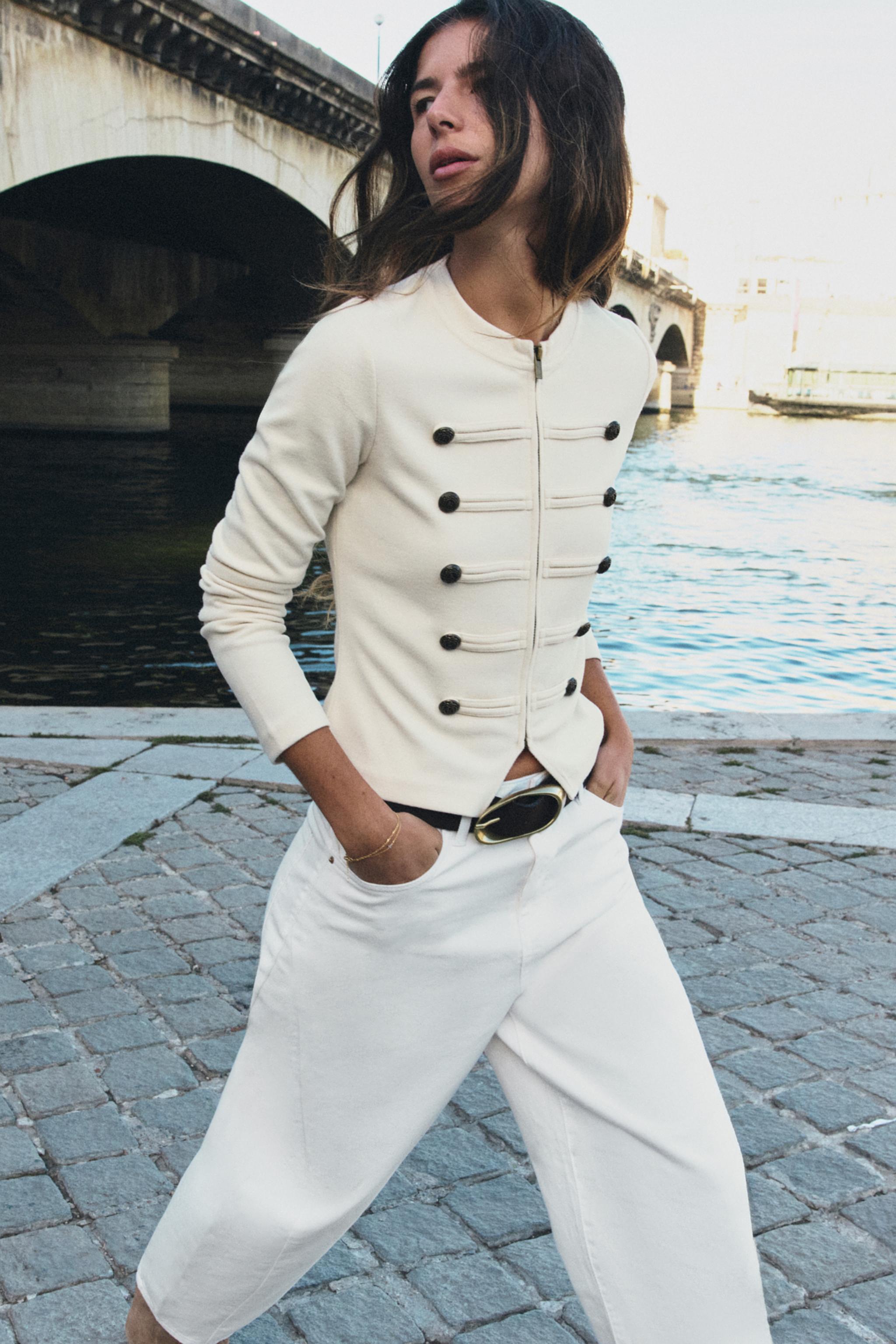 VESTE À BRANDEBOURGS