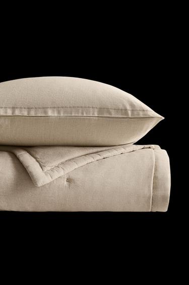 QUILTED DOTTED LINEN QUILT - Beige claro de Zara - Imagen 0