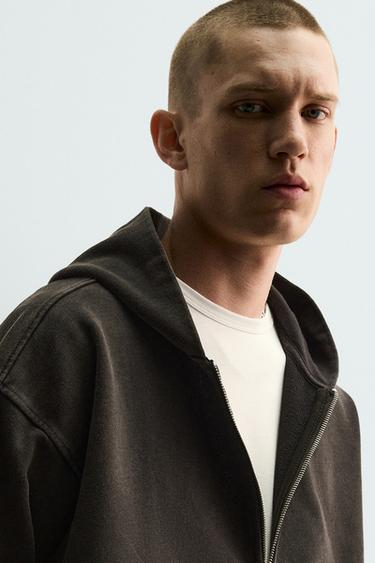 UNNIQQAN EFFEKTLI ZAMOKLI HUDI - Toʻq jigarrang Zara tomonidan