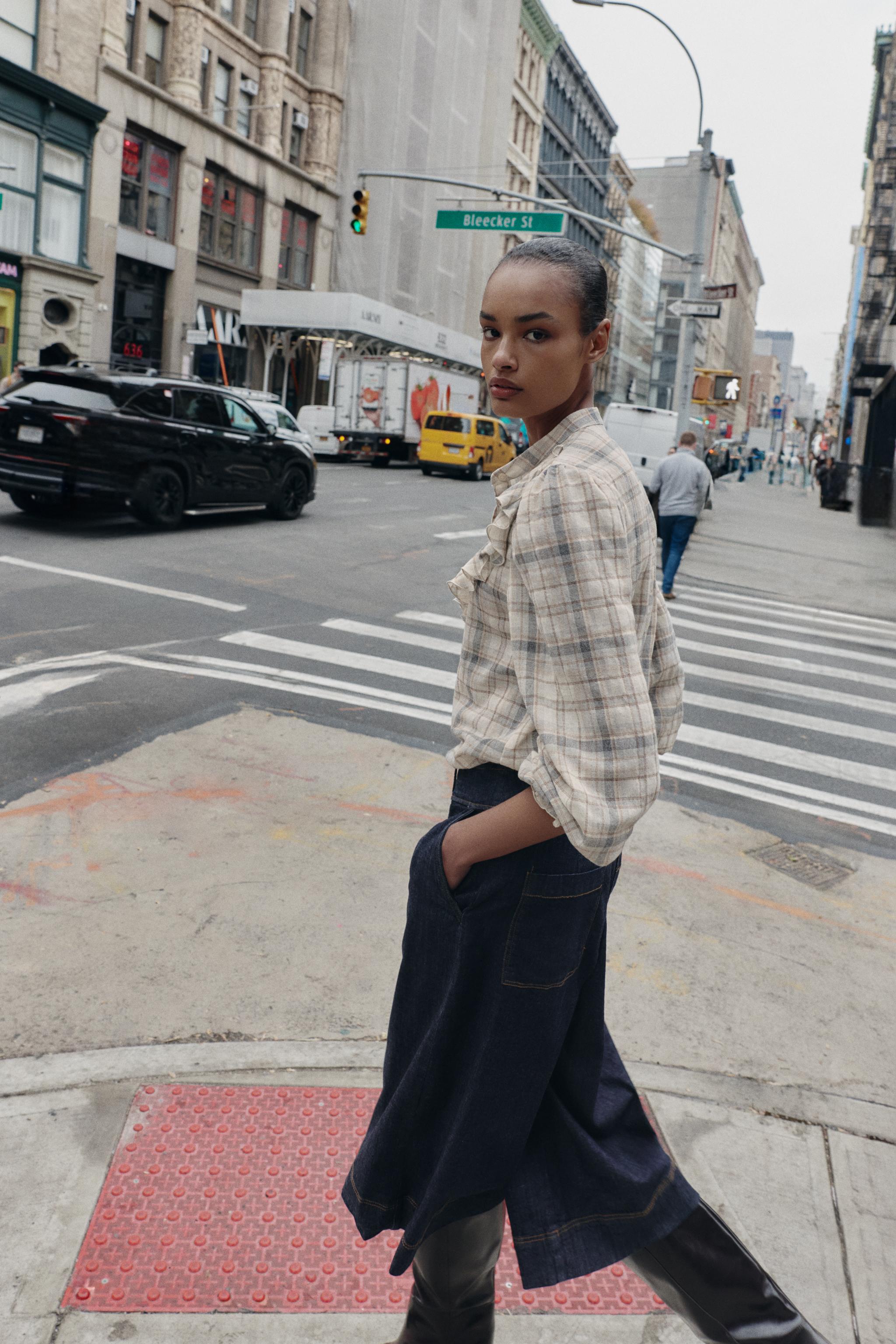 CHEMISE À CARREAUX ET VOLANTS