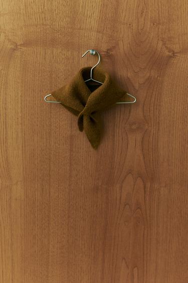 TRIANGULAR KNIT BANDANA - Ochre by Zara
