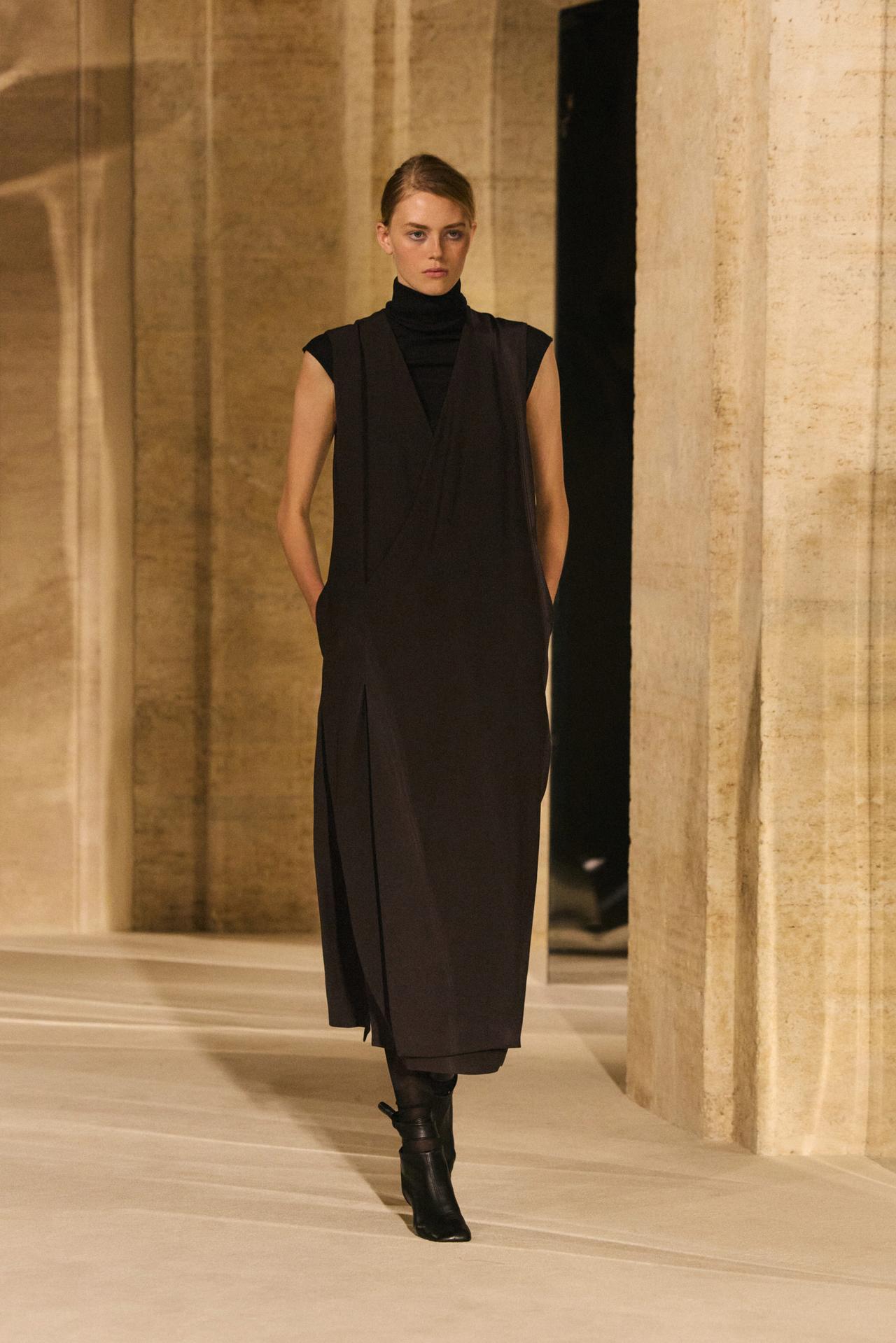 V-neck midi dress - LIMITED EDITION — Brown