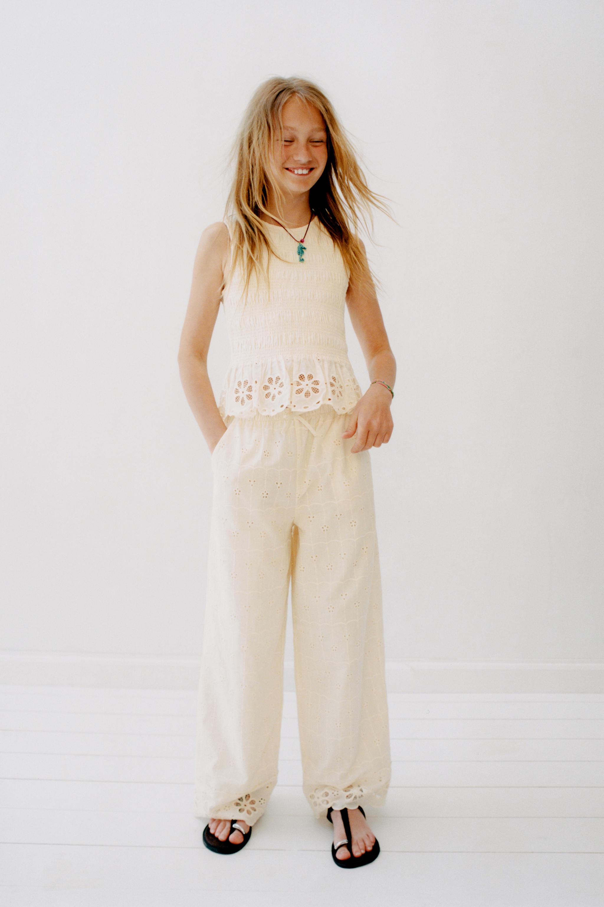 SCHIFFLY ELASTICIZED TOP
