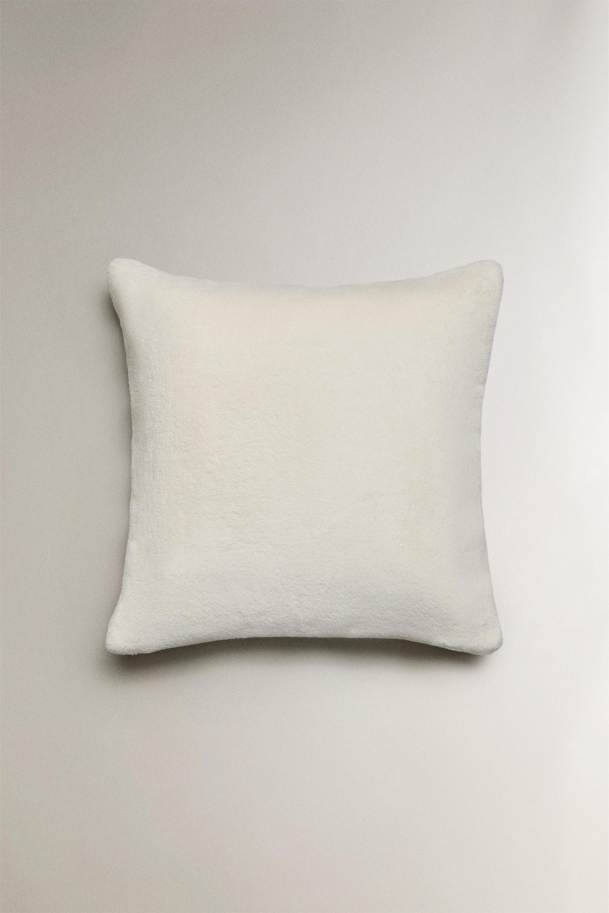 zara フェイクファーボアクッションカバーピローケースブラウンベージュ zara homeフェイクファーボアクッションカバーピローケース