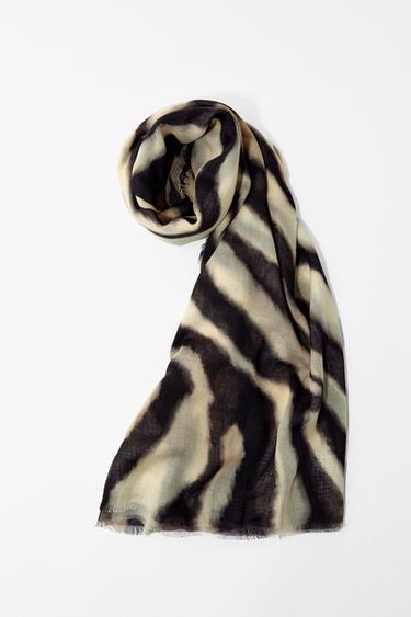 TØRKLÆDE I MODAL MED DYREPRINT - zebra fra Zara
