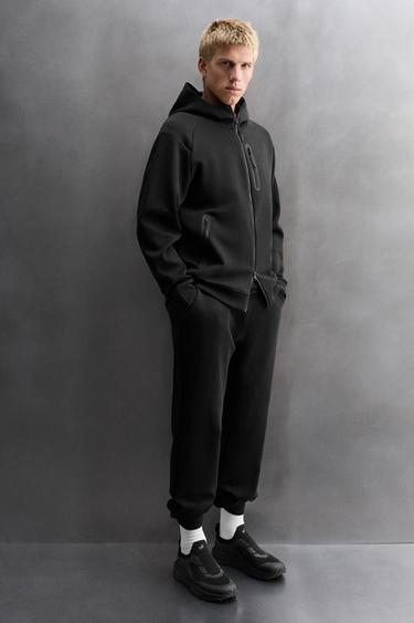 حذاء ركض بدون أربطة - أسود الخاص بـ Zara