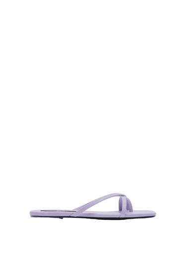 FLAT STRAPPY SANDALS