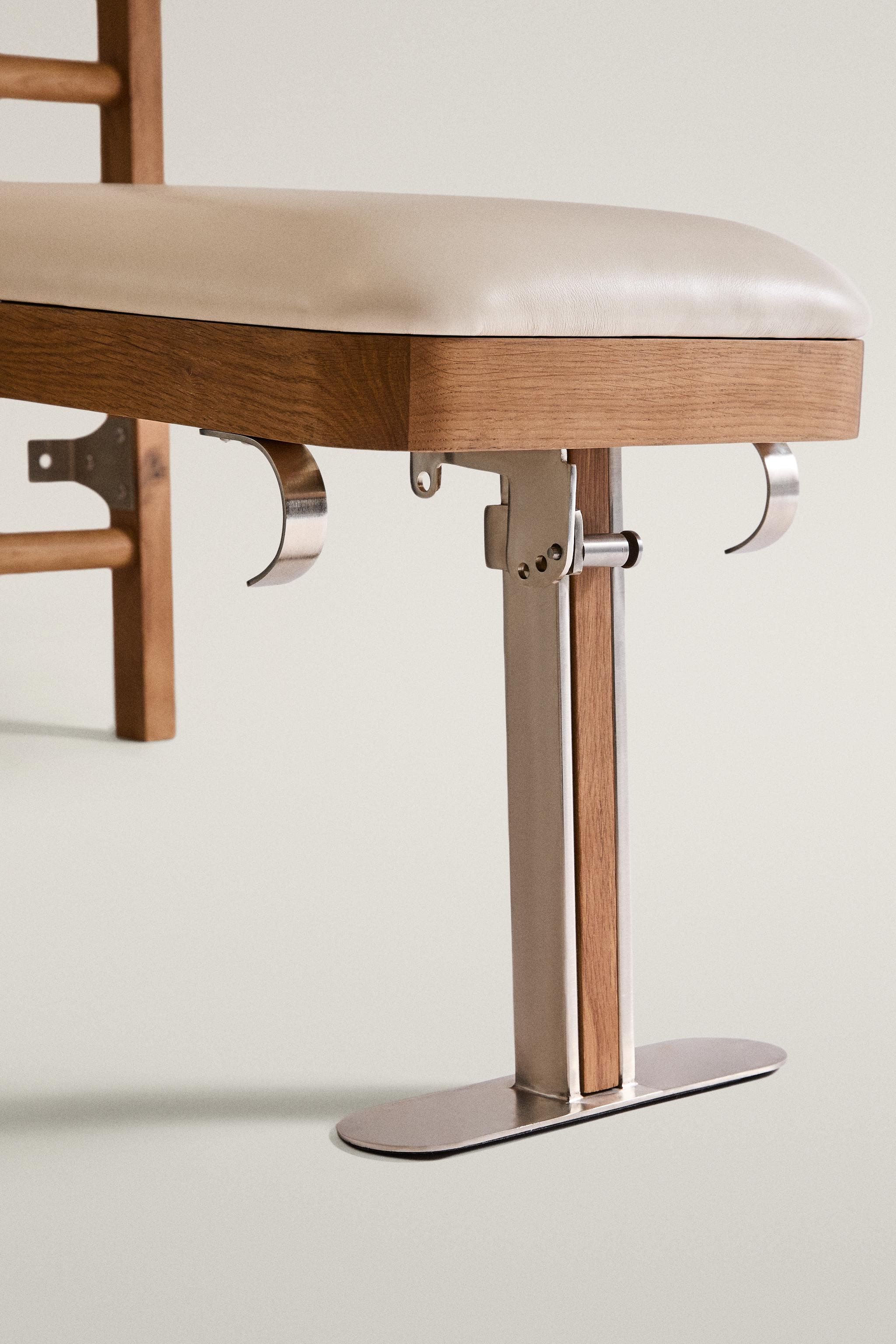ADJUSTABLE LEATHER LADDER BENCH