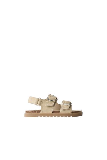 Sandalias de cuero con hebillas