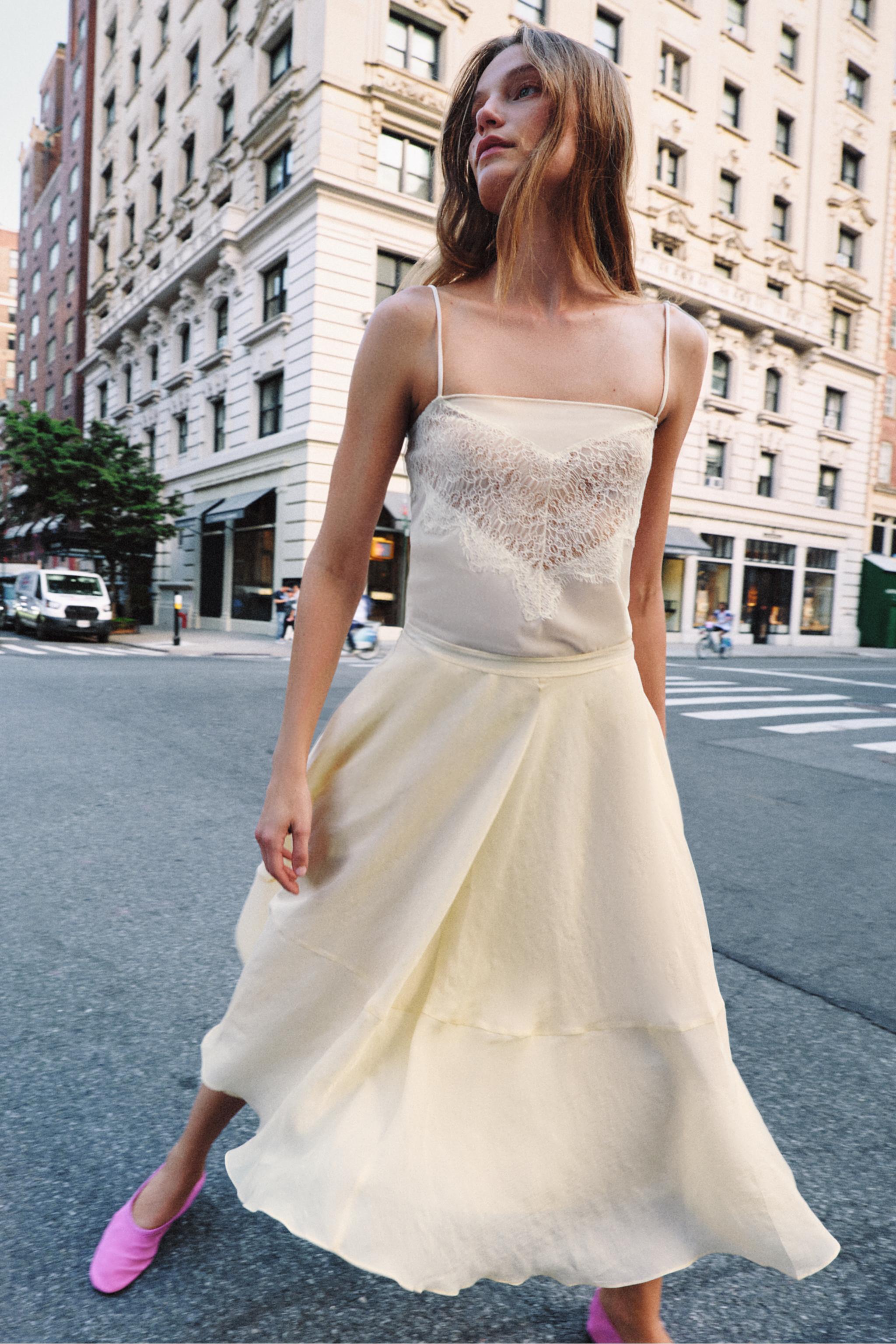 LACE TOP