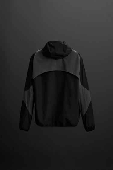 FUNKTIONSJACKE COLORBLOCK - Schwarz von Zara