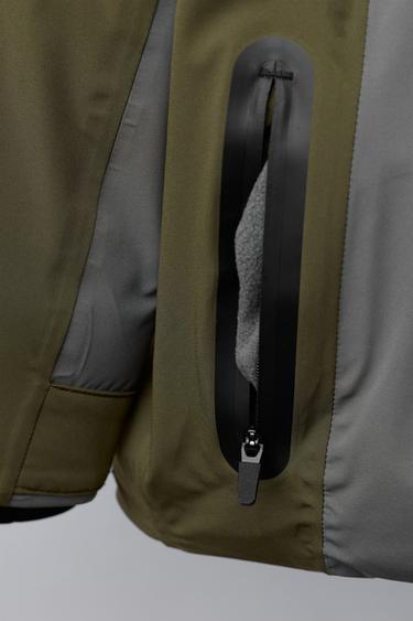 BLOUSON À CAPUCHE COLOR BLOCK IMPERMÉABLE ET COUPE-VENT SYSTÈME RECCO® COLLECTION SKI - Kaki de Zara - Image 5