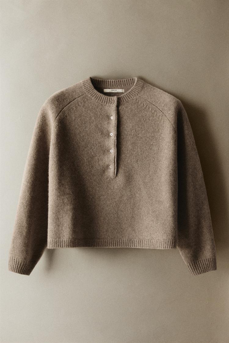 CASHMERE BUTTON SWEATER — Brown / Taupe