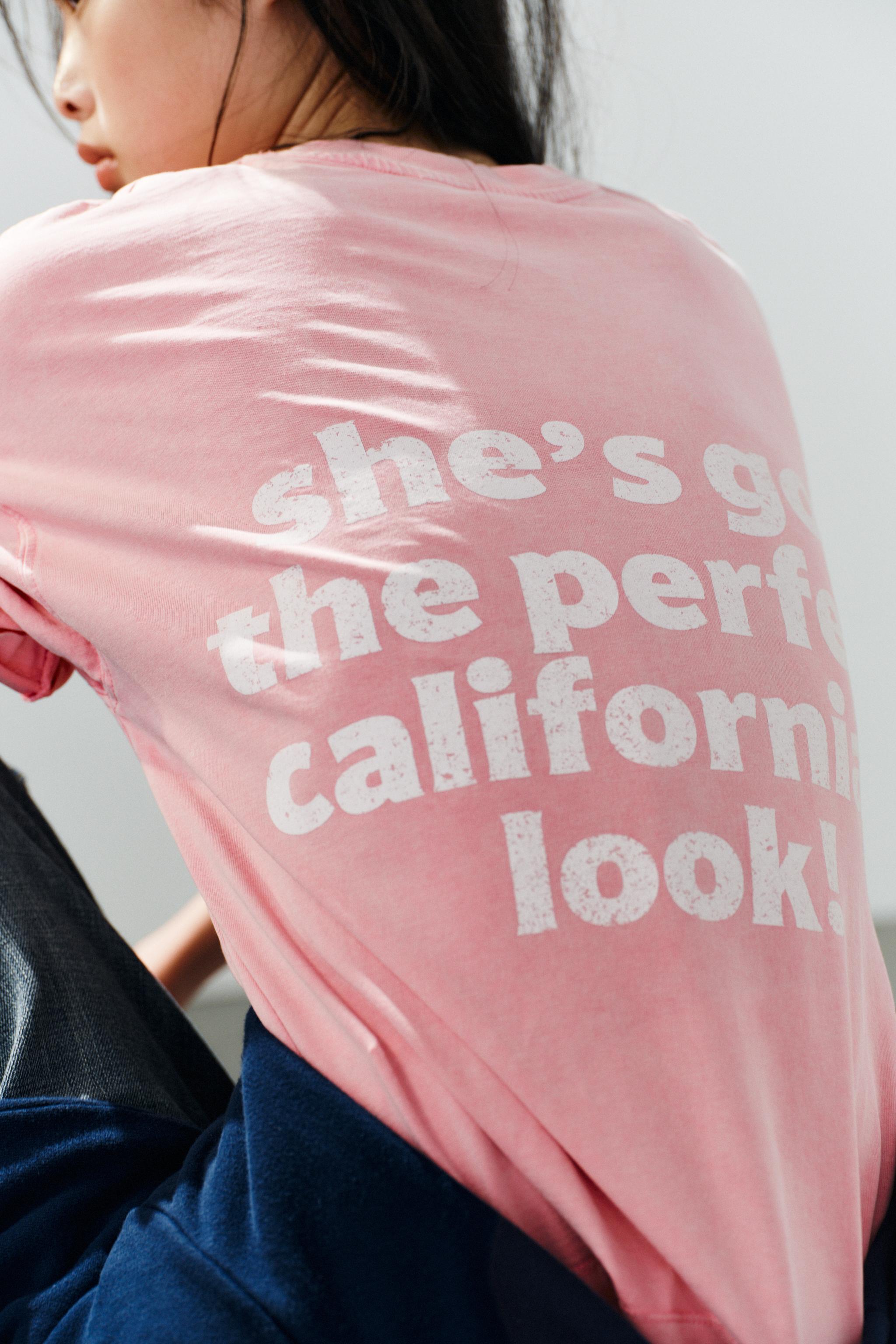 BARBIE® WASHED EFFECT T-SHIRT — Pink