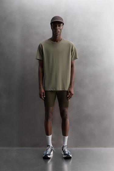BASIC TECHNICAL T-SHIRT - Mid-green by Zara