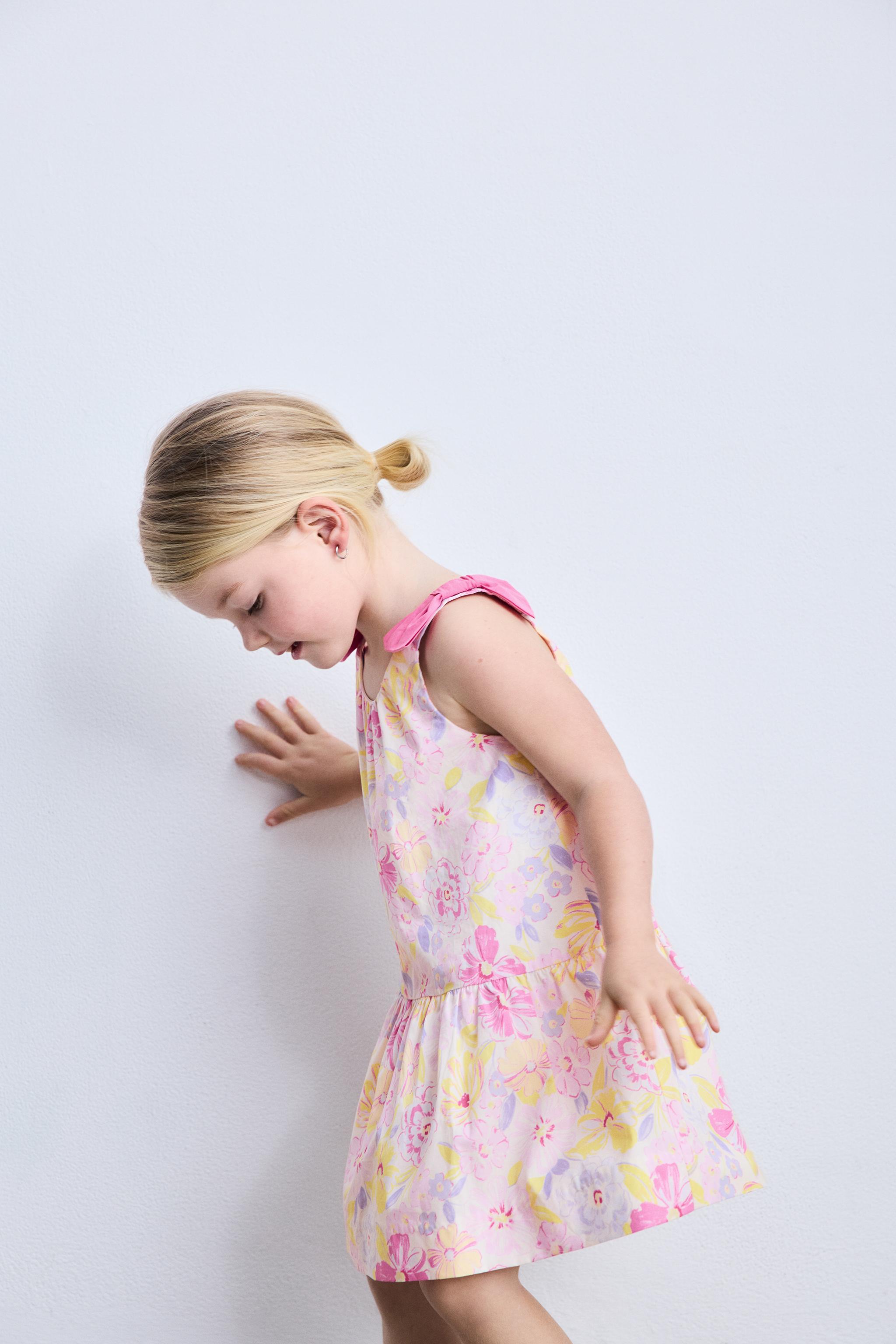 ROBE À FLEURS ET LACETS