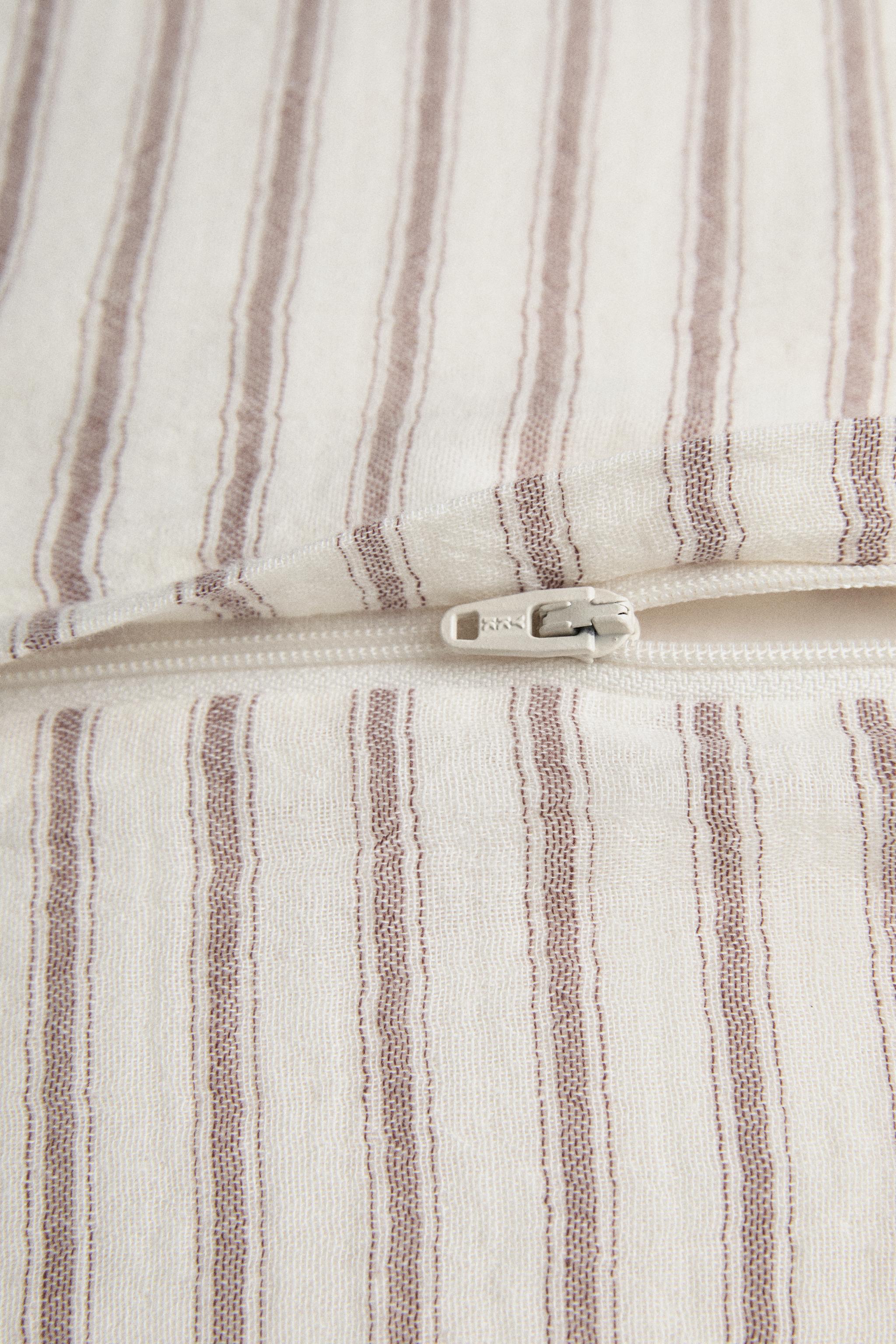 HOUSSE DE COUSSIN ENFANT RAYURES ET CARREAUX