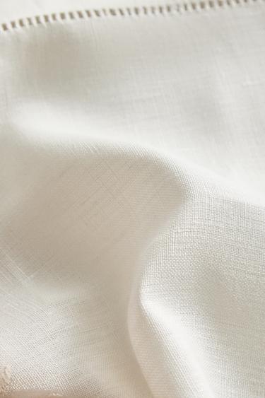 LOT DE 4 SERVIETTES DE TABLE COCKTAIL LIN BRODÉ - Écru de Zara - Image 3