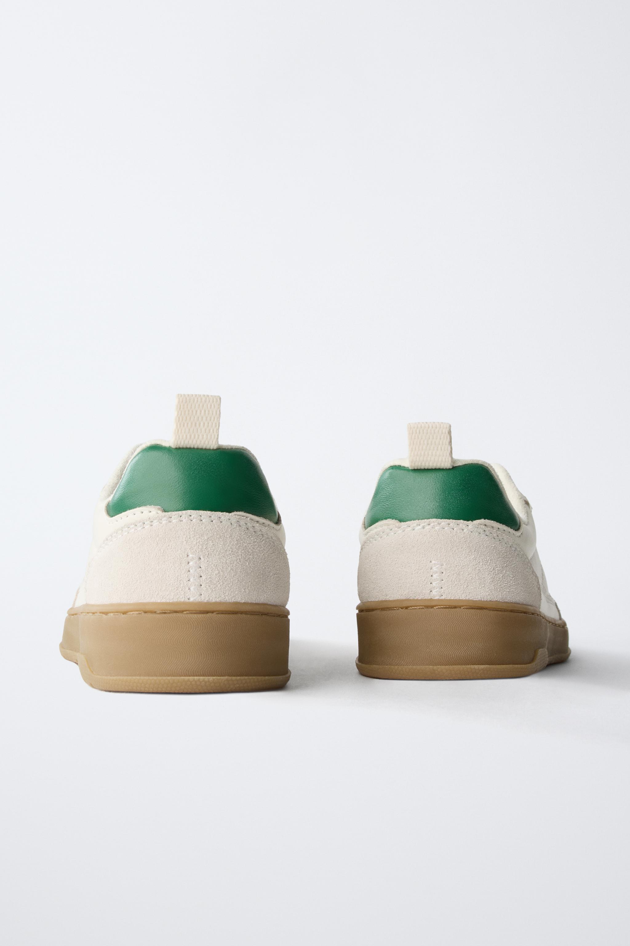 TENNIS EN CUIR PIEDS NUS