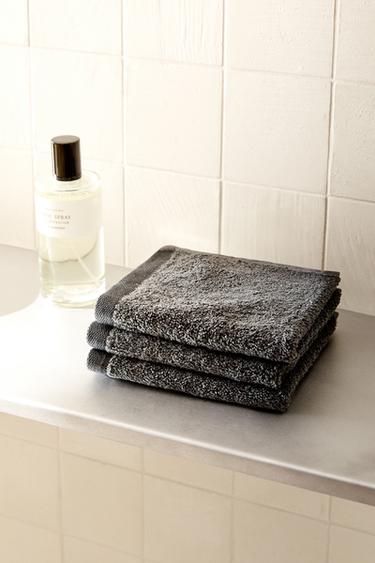 PACK OF HIGH-QUALITY COTTON HAND TOWELS (PACK OF 3) - Dark grey by Zara - Image 5