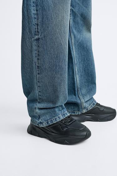 ZAPATILLA MULTIPIEZAS VOLUMEN - Negro de Zara