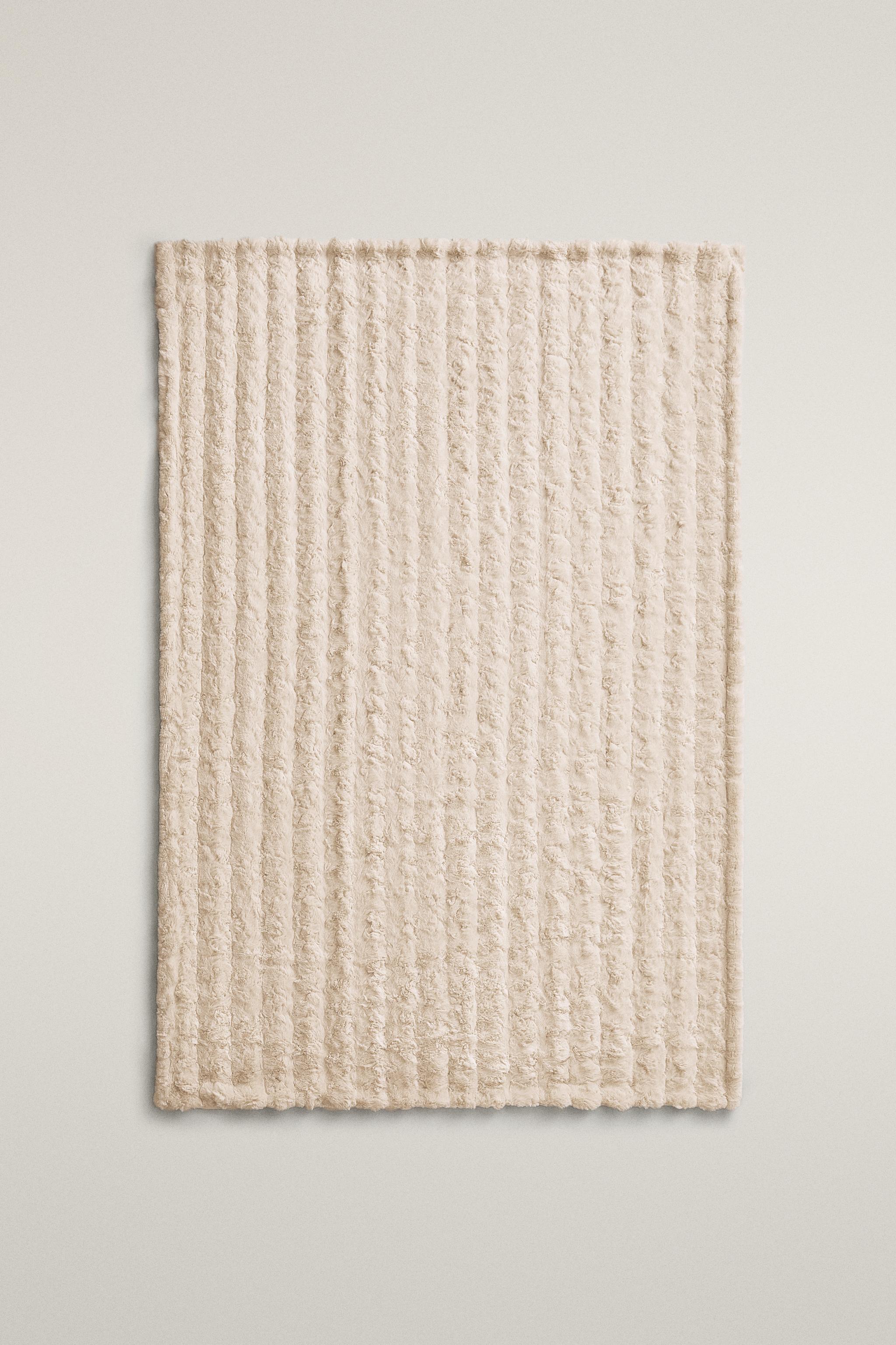 COUVERTURE FOURRURE TEXTURÉE
