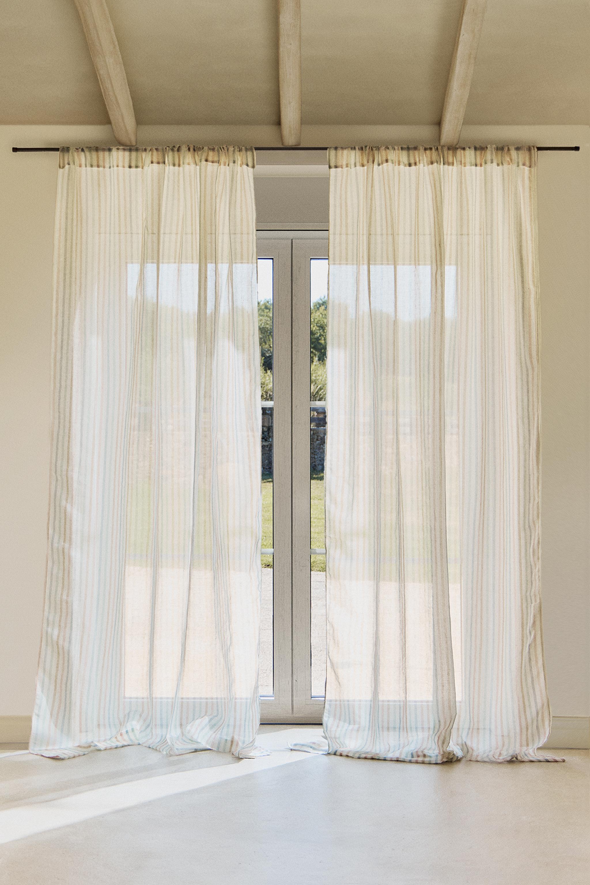 リビングルームカーテン | ZARA 日本