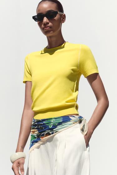 SHORT SLEEVE KNIT TOP WITH PIPING - Printed by Zara