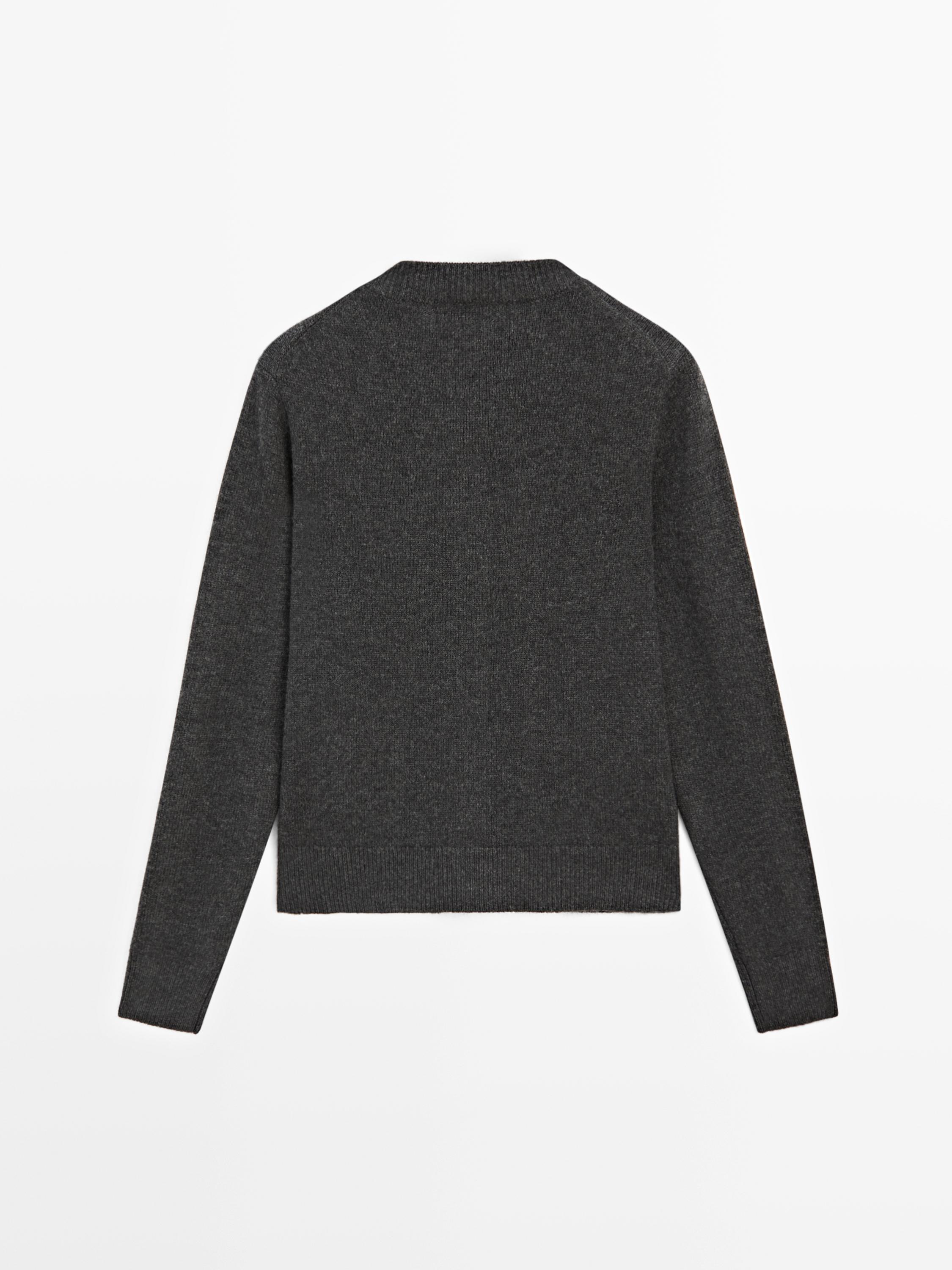 Knit cardigan with gold buttons