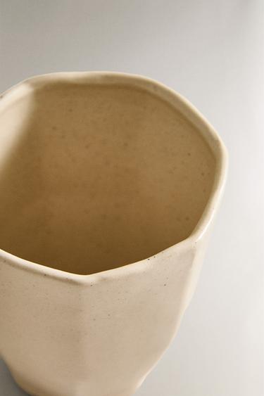STONEWARE MUG WITH RAISED LINE BORDER DESIGN - Sand by Zara - Image 3
