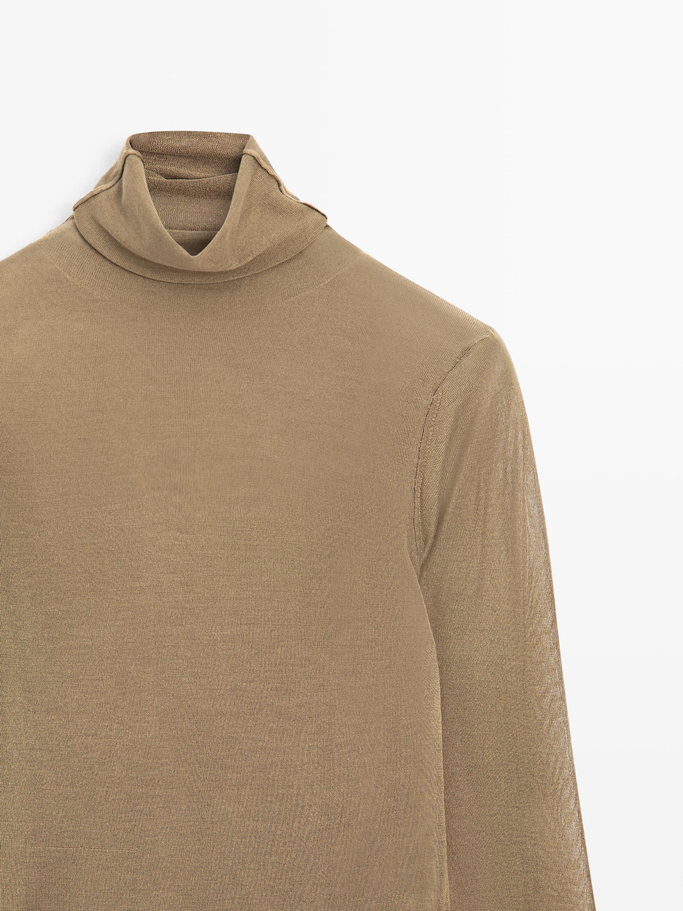 Extra fine knit 100% silk sweater with high neck - LIMITED