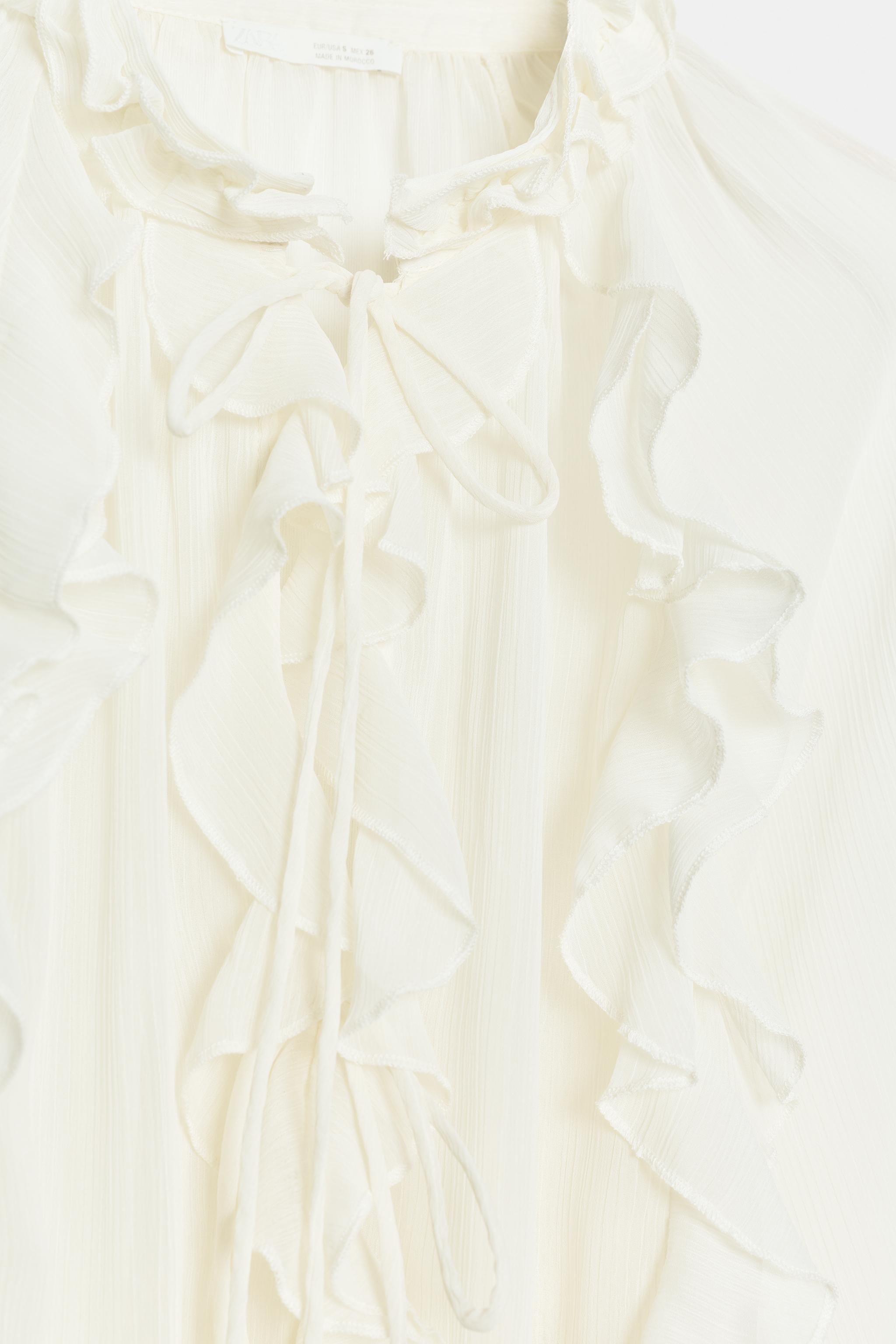ROMANTIC VOLUME TOP