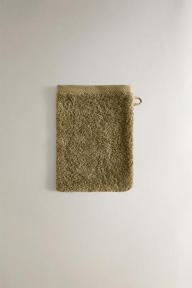 COTTON TERRY BATH-MITT - Light khaki by Zara - Image 0