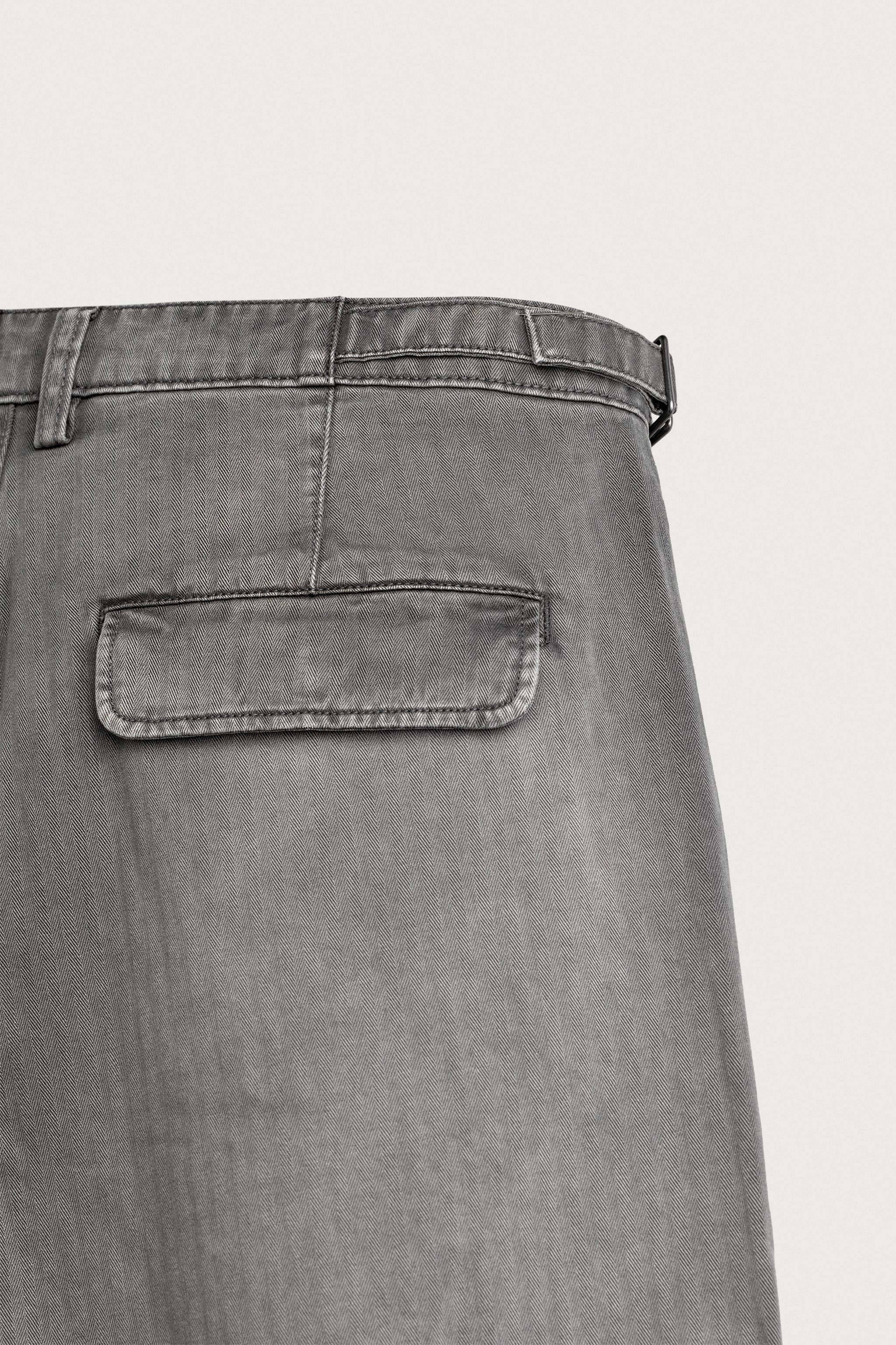 PANTALON STRUCTURÉ À CHEVRONS AVEC PATTES