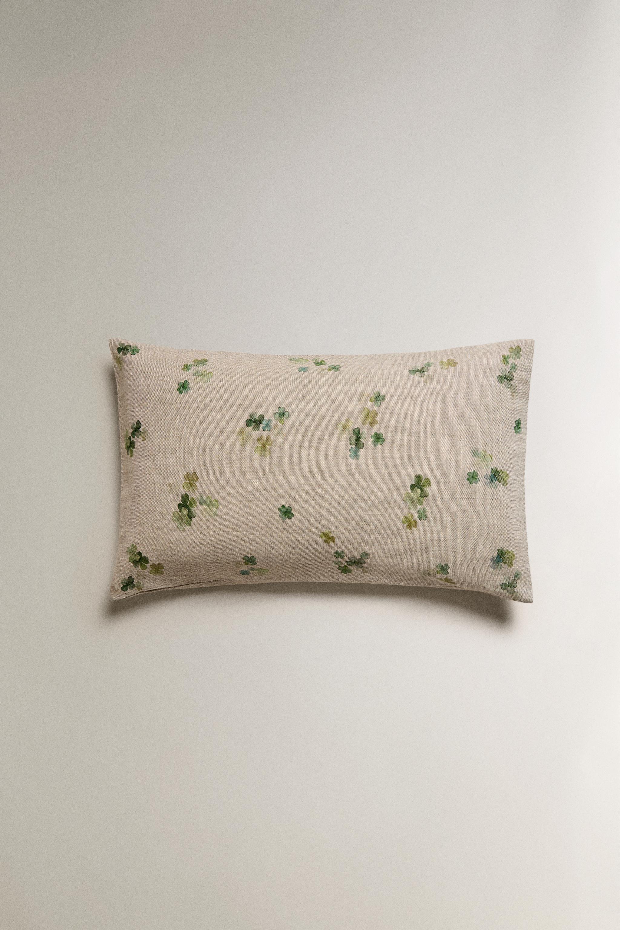 CLOVER THROW PILLOW COVER