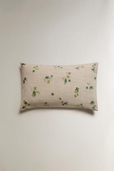 CLOVER CUSHION COVER - Light beige by Zara - Image 3