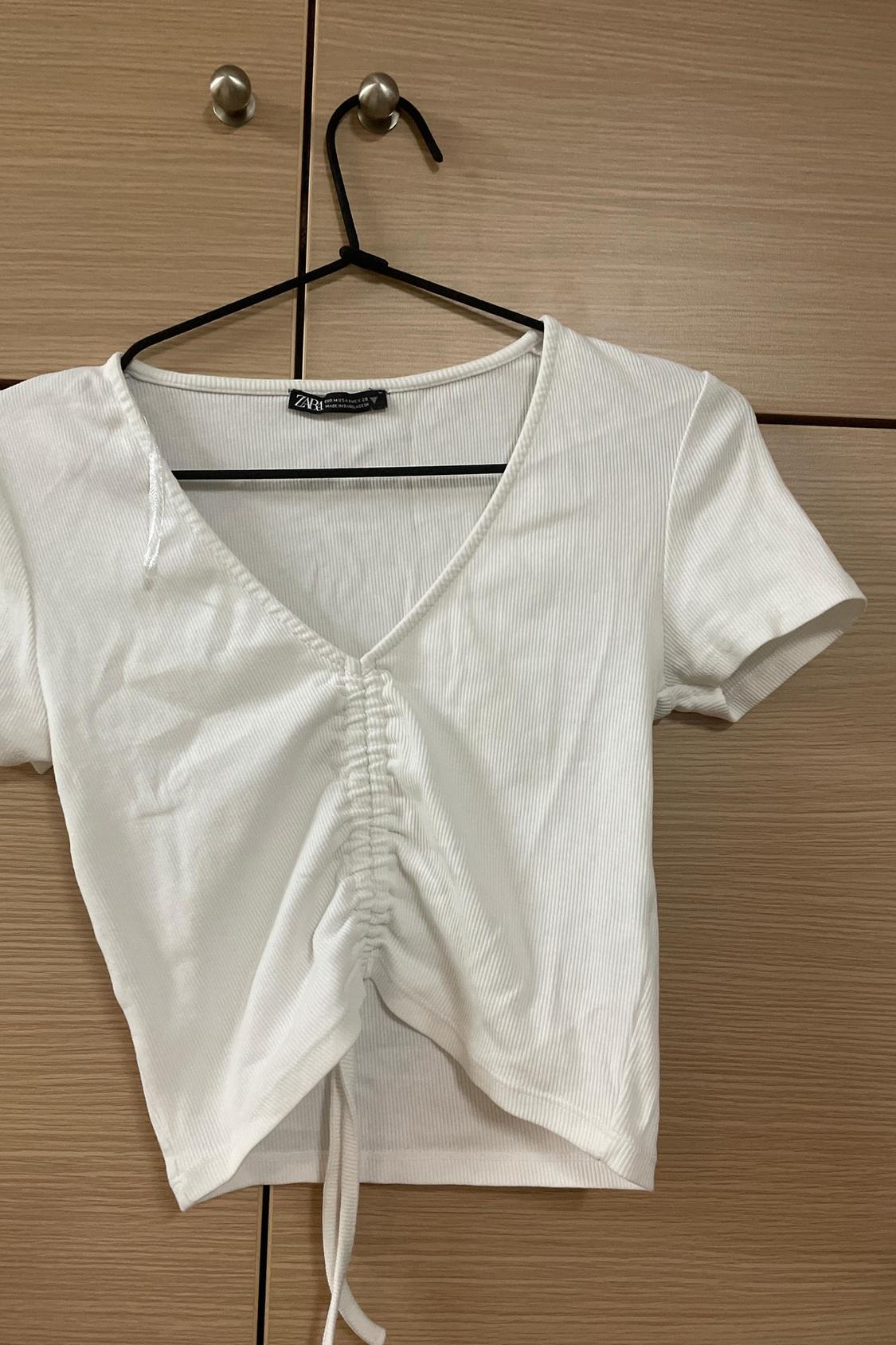 CROPPED T-SHIRT WITH GATHERED DETAIL