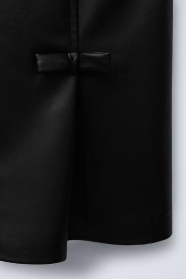 ROBE-SALOPETTE EN CUIR SYNTHÉTIQUE AVEC NŒUDS - Noir de Zara - Image 2